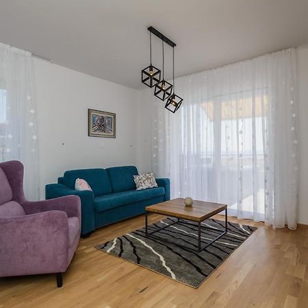 Gujinovic Lägenhet Tučepi Exteriör bild