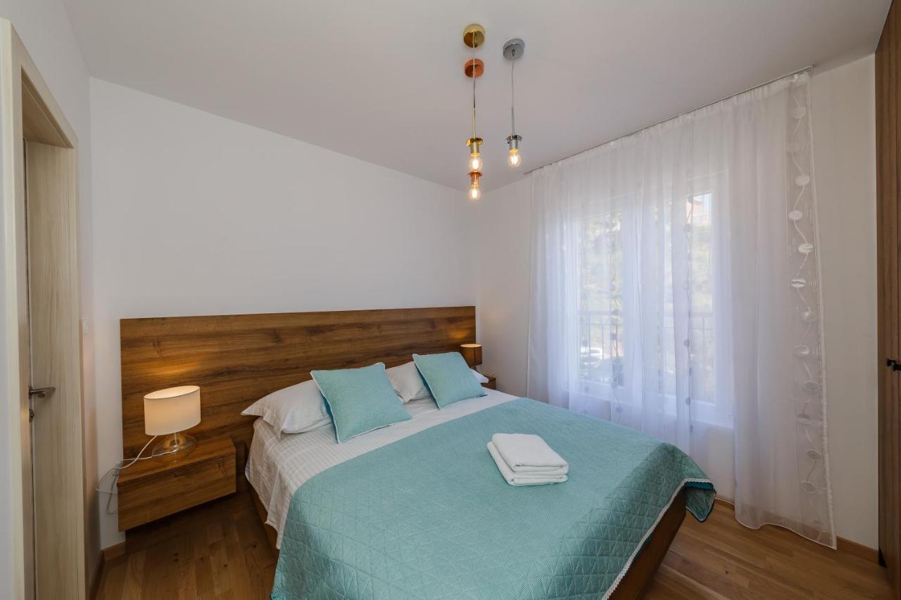 Gujinovic Lägenhet Tučepi Exteriör bild