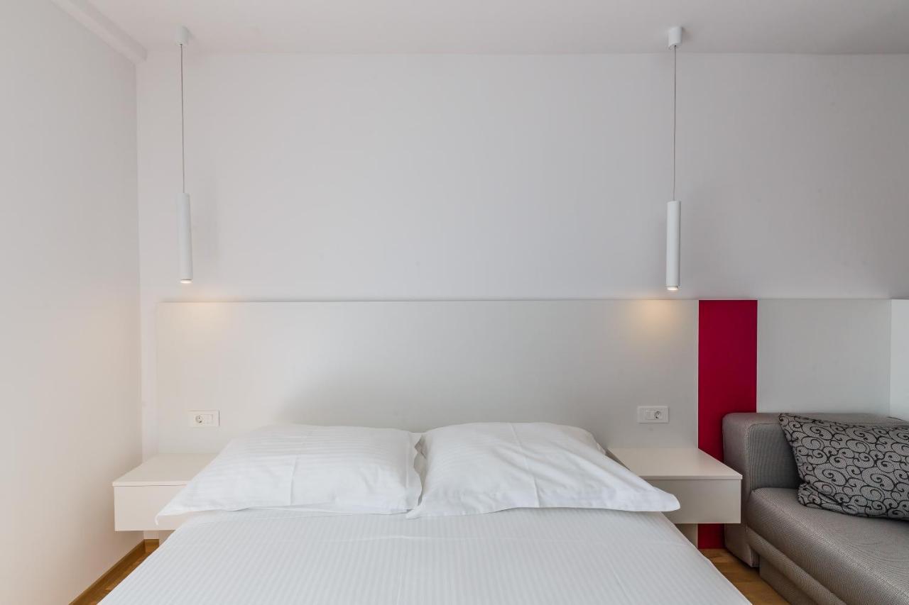 Gujinovic Lägenhet Tučepi Exteriör bild