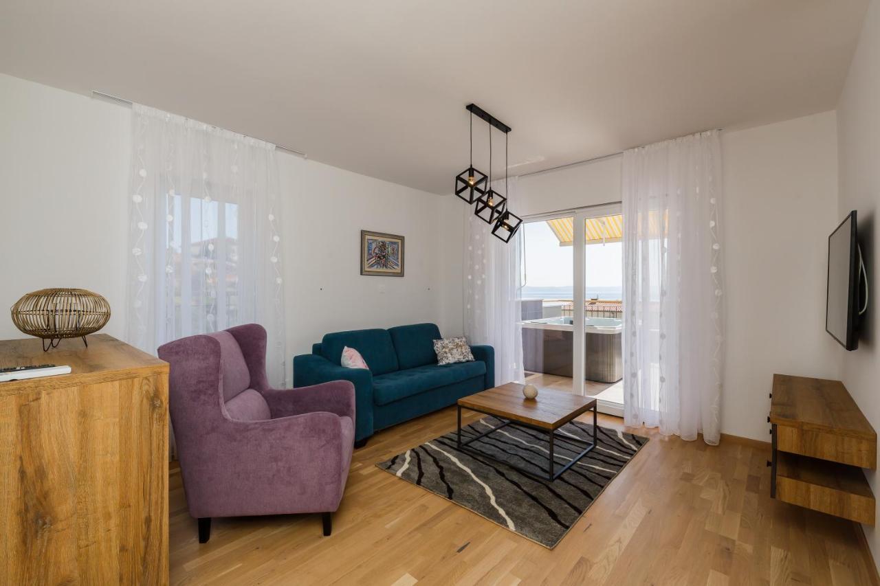 Gujinovic Lägenhet Tučepi Exteriör bild