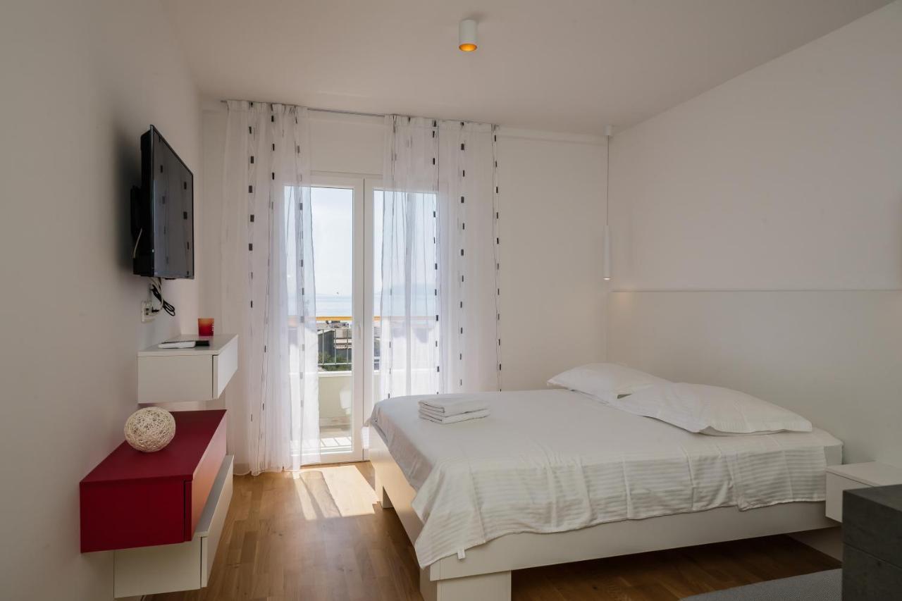 Gujinovic Lägenhet Tučepi Exteriör bild